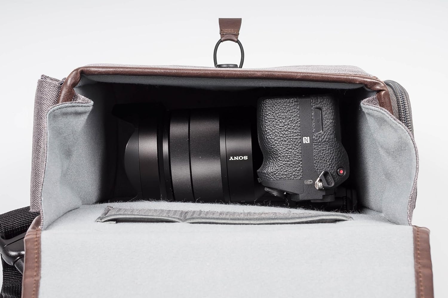 Cosyspeed CAMSLINGER Streetomatic+ camera bag for mirrorless cameras, DSLRs and Superzooms (two colours)