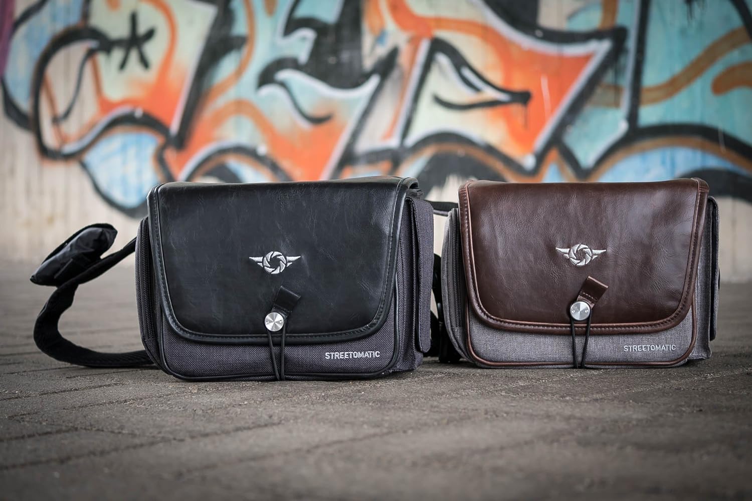 CAMSLINGER Streetomatic+ camera bag for mirrorless cameras, DSLRs and Superzooms (two colours)