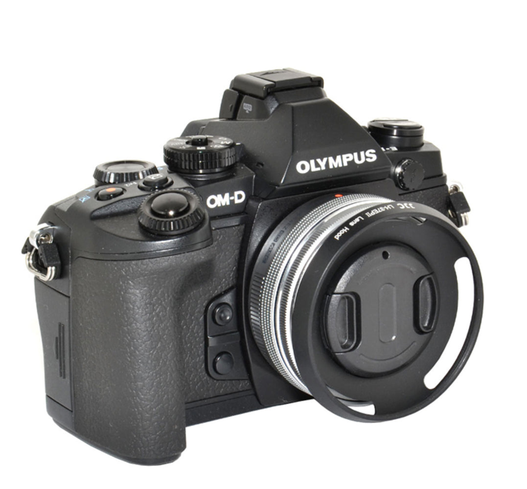 Lens Hood for a Panasonic Lumix G/Olympus M (black)